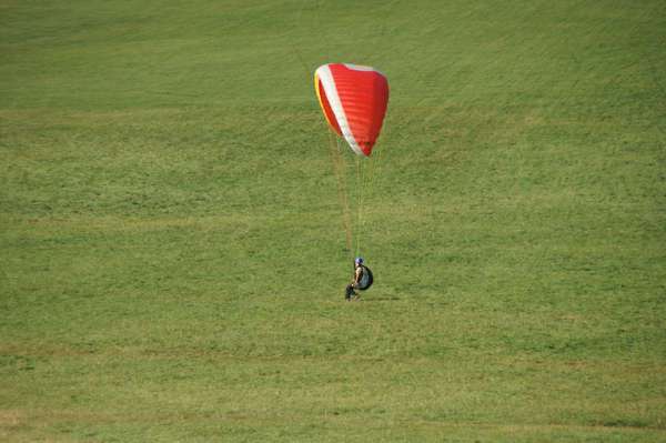 bezpieczne lądowanie na zboczu
