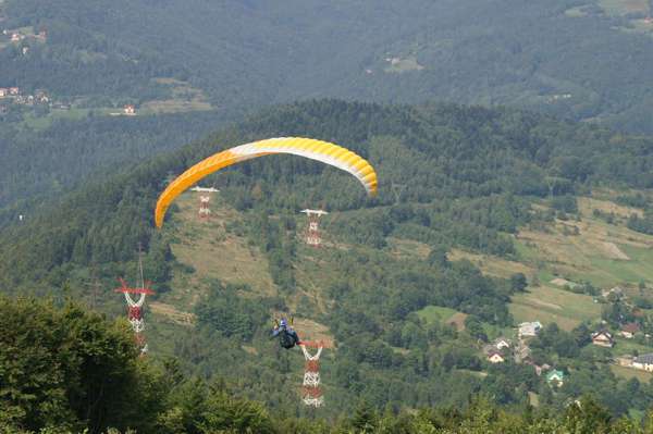 pomarańczowa  paralotnia lot z góry Żar 2